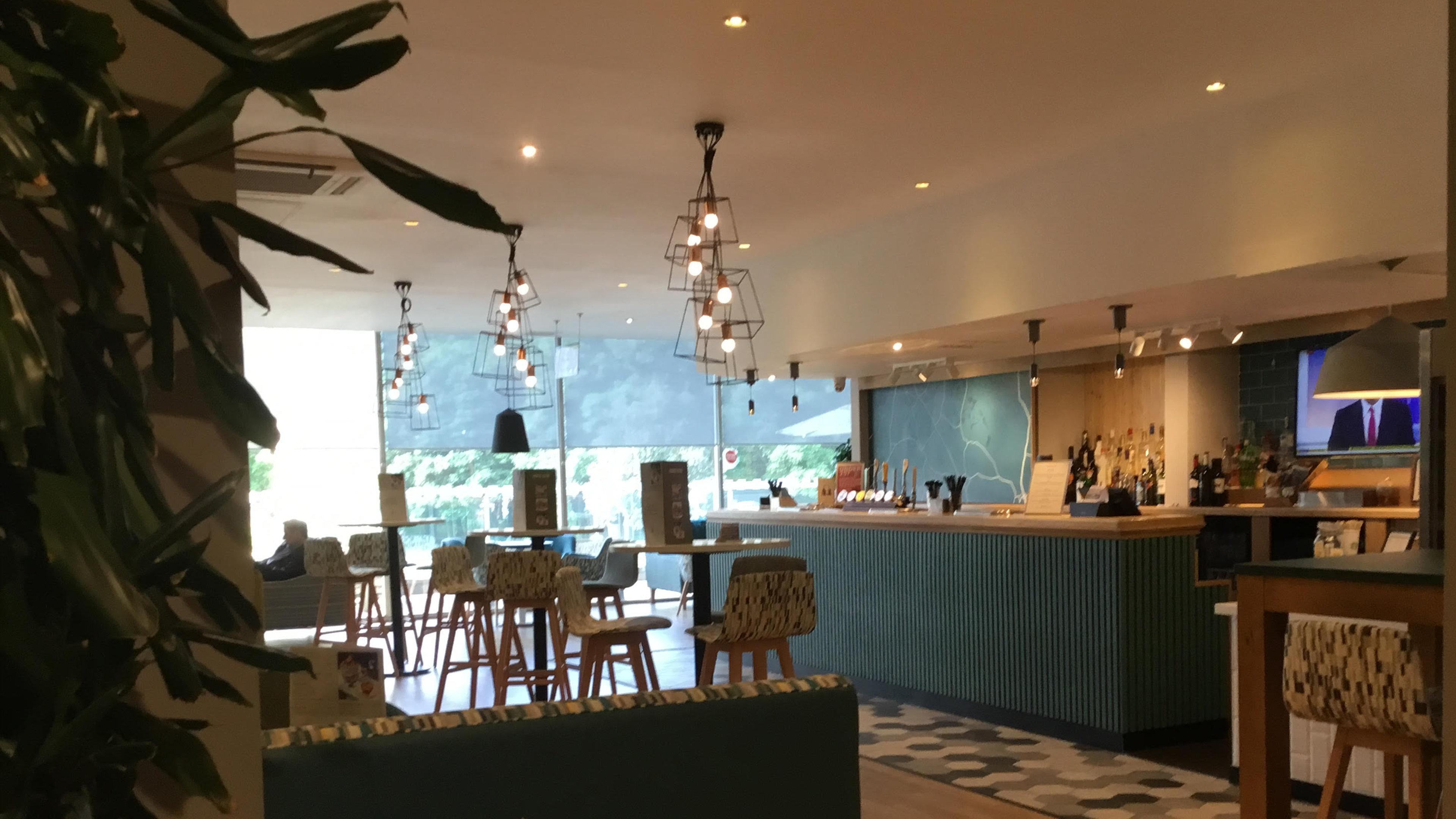 Holiday Inn Rugby-Northampton M1 Jct18 By Ihg Crick  Exterior foto